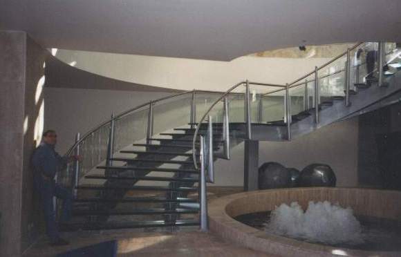 גרם מדרגות מלון דן אילת