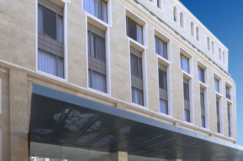 מבואת הכניסה למלון אלרוב ממילא ירושלים 